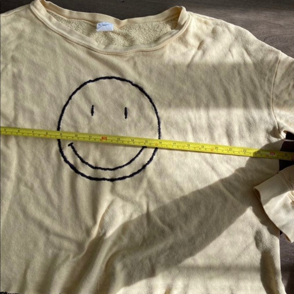 SOLD Vici Smiley Sweatshirt M - Picture 5 of 6
